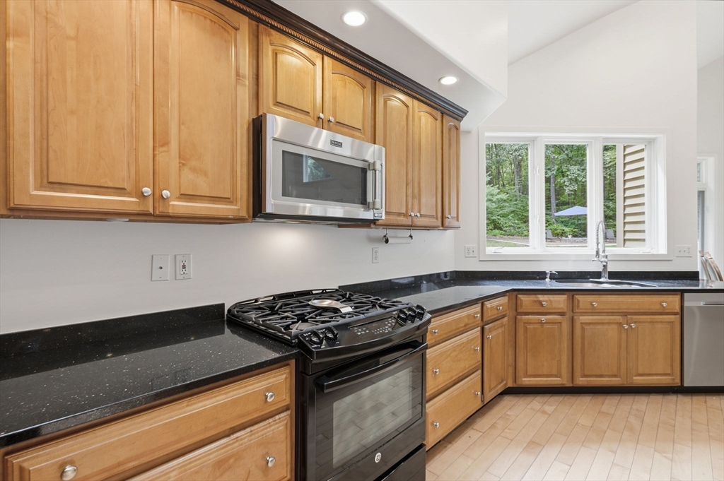 15 Merrill Road Merrimack, NH 03054 - Photo 14 of 40 Gallery Image 14