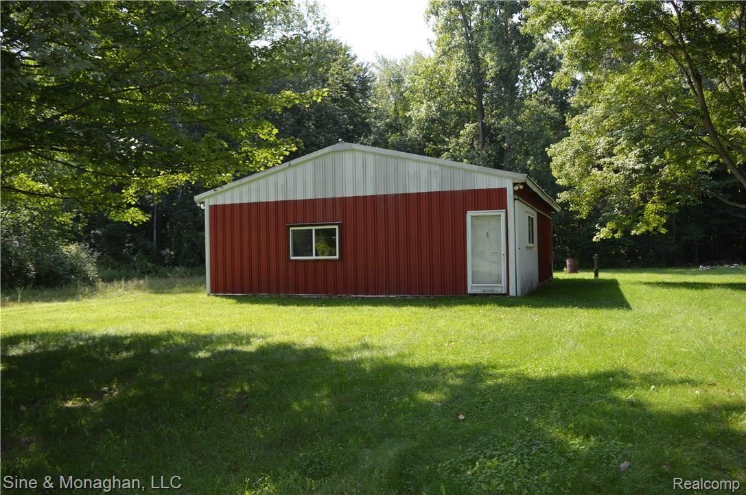 9631 Big Hand Road Columbus, MI 48063 - Photo 7 of 28 040.JPG