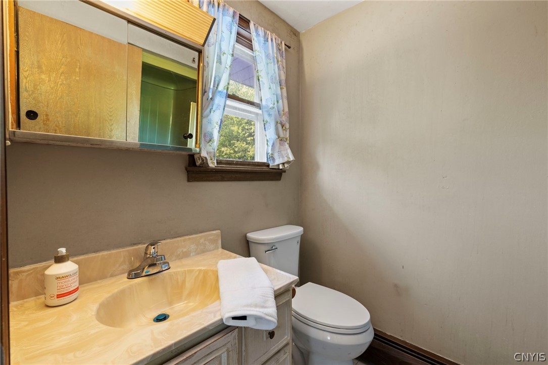 2170 Bitters Road Camillus, NY 13031 - Photo 29 of 47 Primary bath