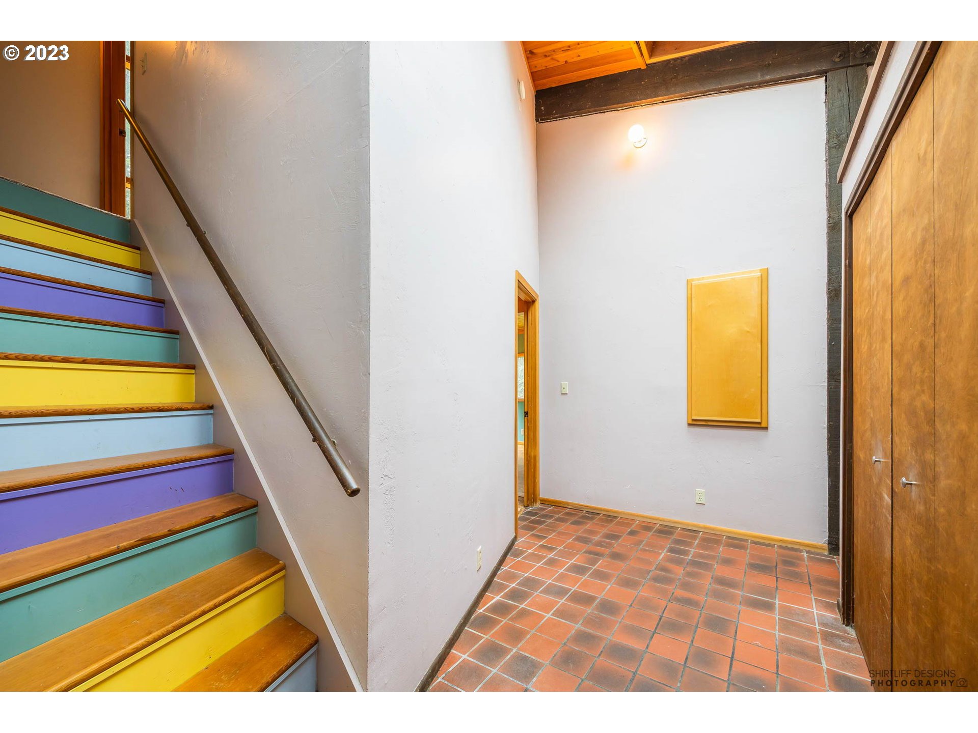 27313 Briggs Hill Road Eugene, OR 97405 - Photo 31 of 48 a view of a staircase