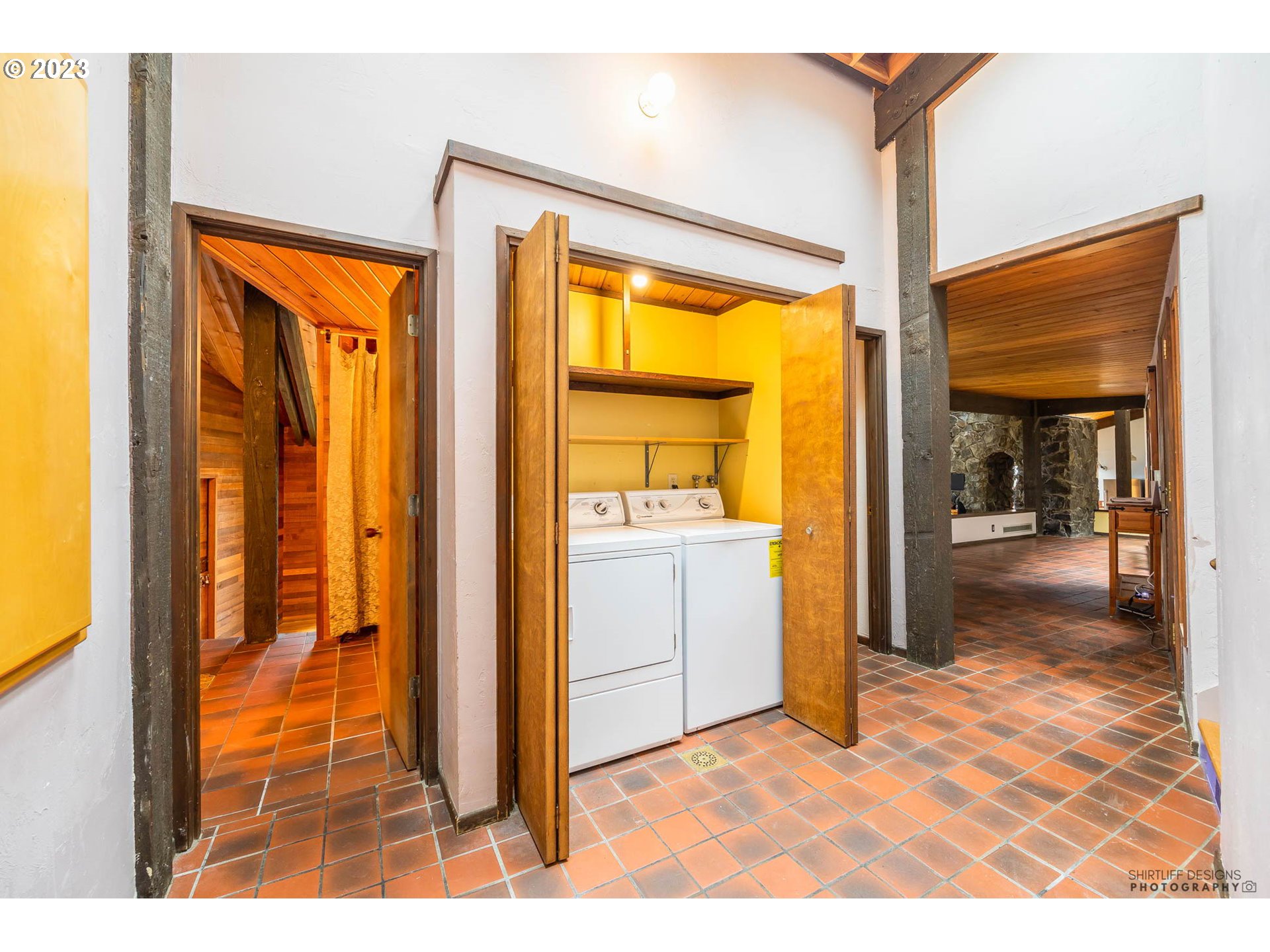 27313 Briggs Hill Road Eugene, OR 97405 - Photo 33 of 48 a view interior of the house