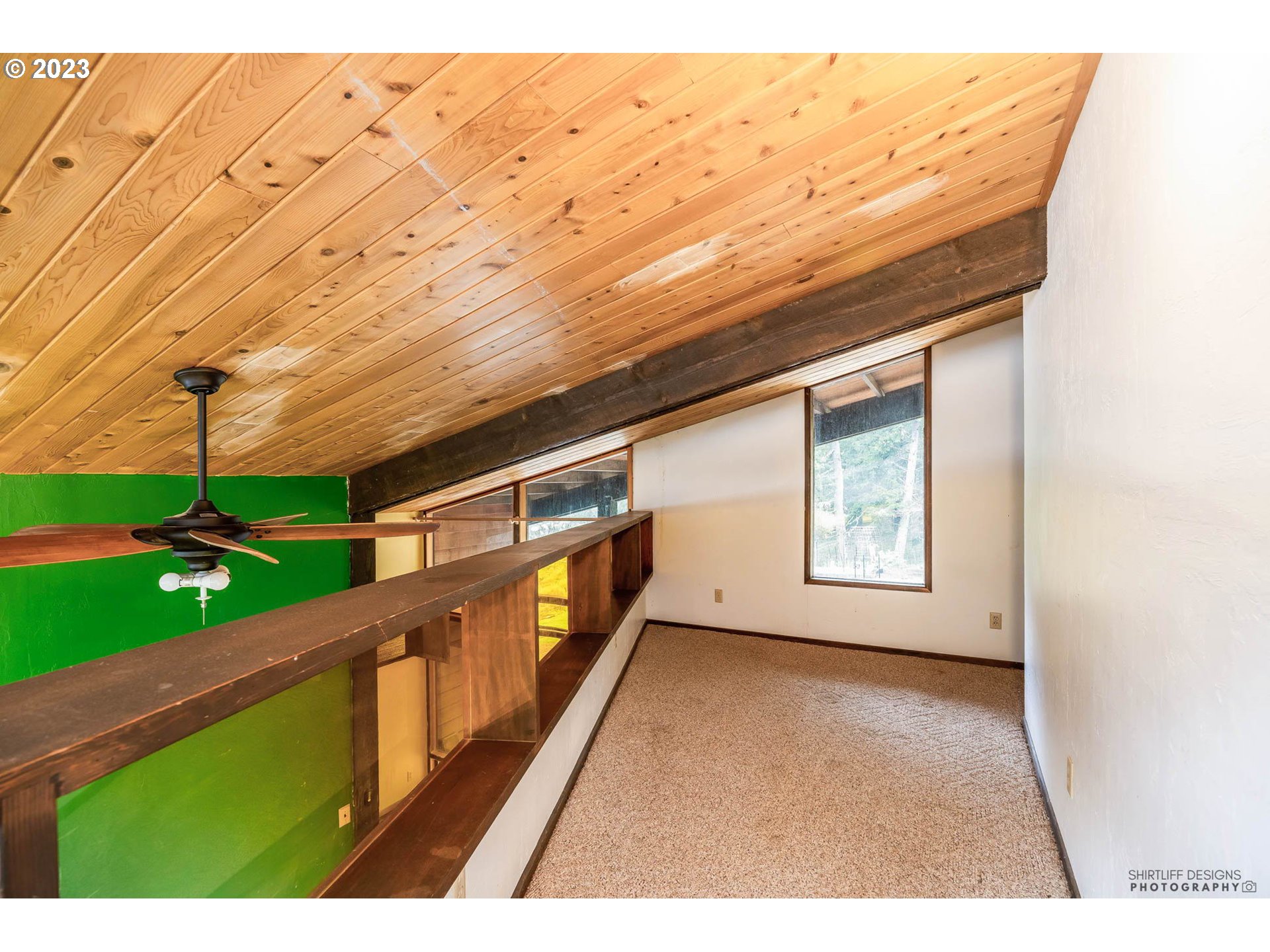 27313 Briggs Hill Road Eugene, OR 97405 - Photo 36 of 48 a view of an ocean from stairs