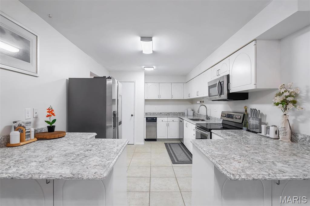 1511 Hampton Hall Drive, Unit 19 & 20 Chesterfield, MO 63017 - Photo 14 of 49