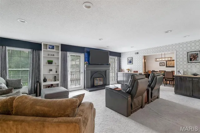 $300,000 | 1511 Hampton Hall Drive, Unit 19 & 20, Chesterfield, MO 63017