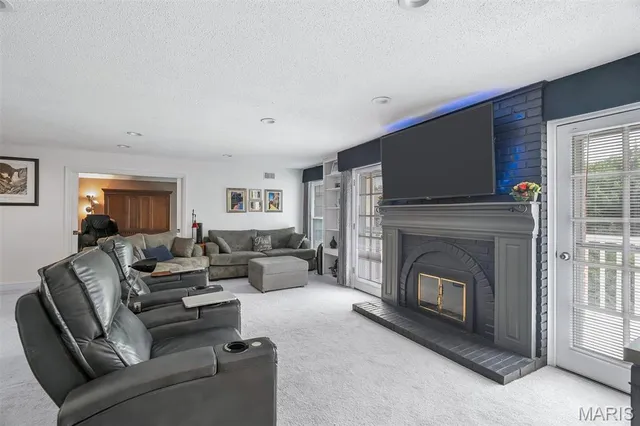 $300,000 | 1511 Hampton Hall Drive, Unit 19 & 20, Chesterfield, MO 63017