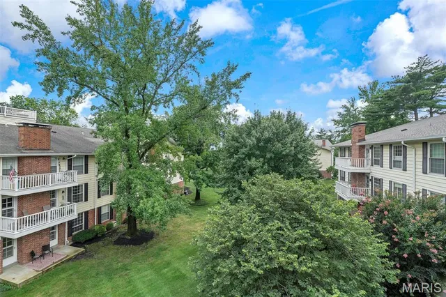 $300,000 | 1511 Hampton Hall Drive, Unit 19 & 20, Chesterfield, MO 63017