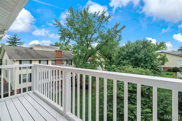 $300,000 | 1511 Hampton Hall Drive, Unit 19 & 20, Chesterfield, MO 63017