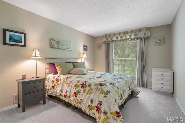 $300,000 | 1511 Hampton Hall Drive, Unit 19 & 20, Chesterfield, MO 63017