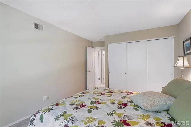 $300,000 | 1511 Hampton Hall Drive, Unit 19 & 20, Chesterfield, MO 63017