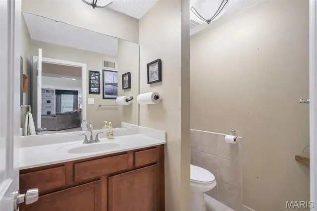 $300,000 | 1511 Hampton Hall Drive, Unit 19 & 20, Chesterfield, MO 63017