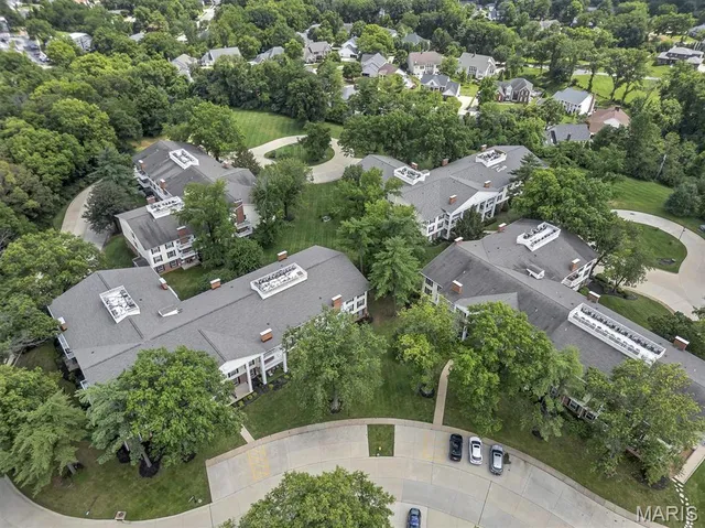 $300,000 | 1511 Hampton Hall Drive, Unit 19 & 20, Chesterfield, MO 63017