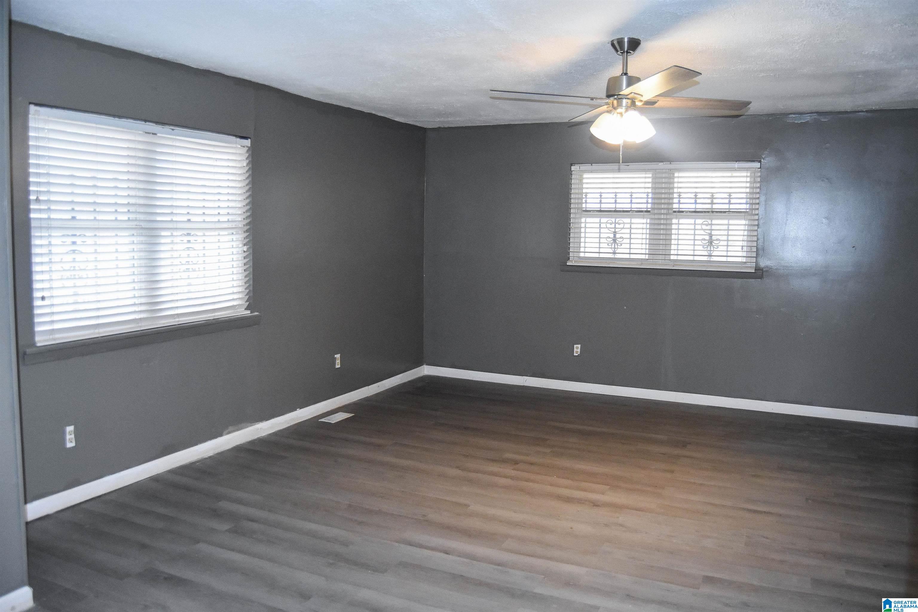 932 Parker Street Anniston, AL 36201 - Photo 7 of 37