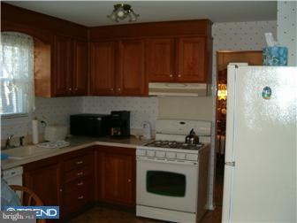 512 Fairhurst Road Fairless Hills, PA 19030 - Photo 7 of 12 Kitchen