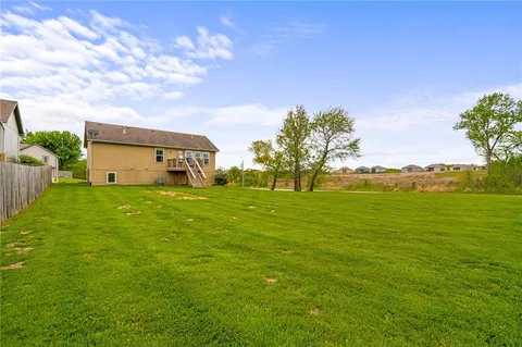 $300,000 | 101 Bridgeport Drive, Smithville, MO 64089