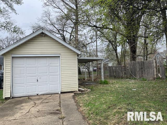 2409 South 11th Street Springfield, IL 62703 - Photo 30 of 31