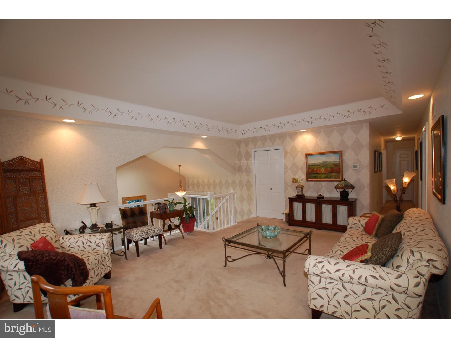 116 Country Flower Road Newark, DE 19711 - Photo 3 of 23 Living Room