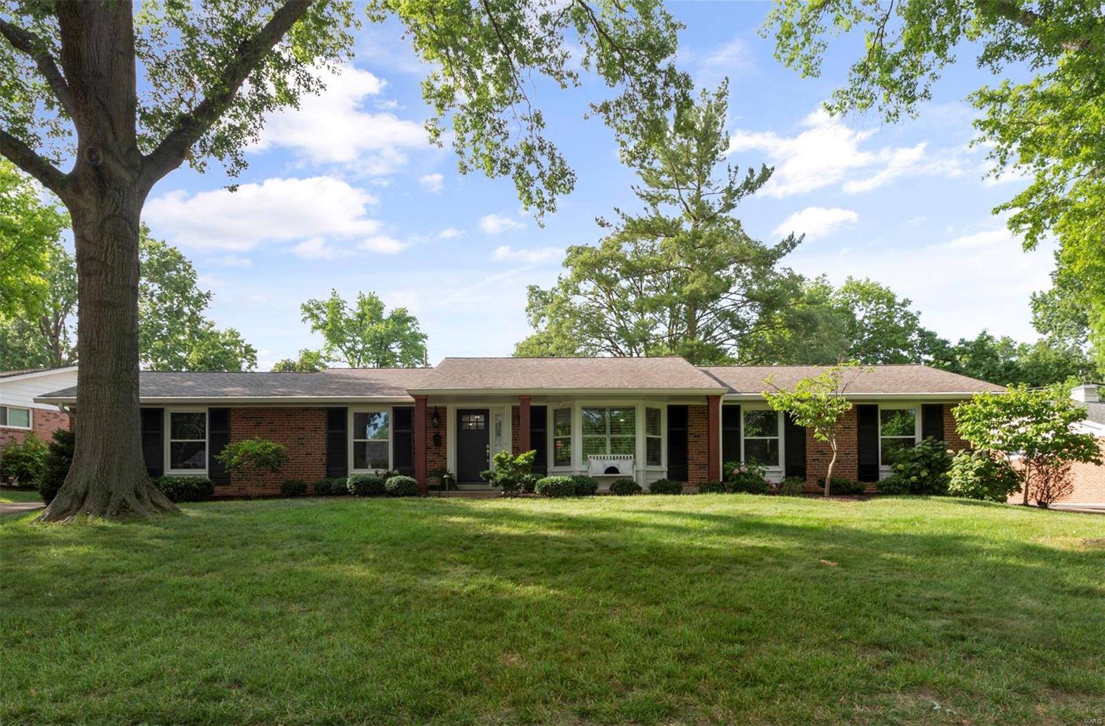 809 Rampart Drive St. Louis, MO 63122 - Photo 1 of 25 Gallery Image 1