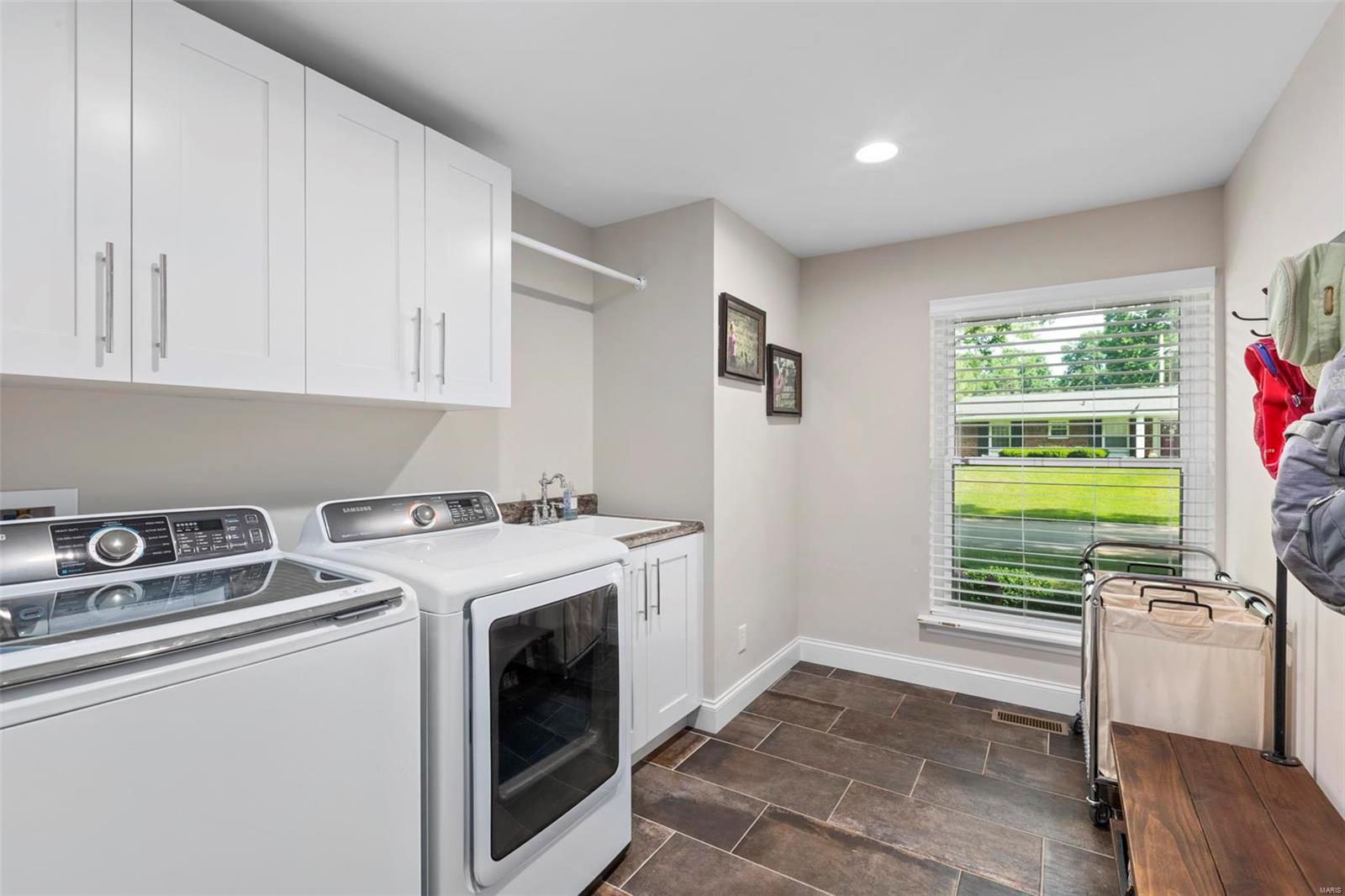 809 Rampart Drive St. Louis, MO 63122 - Photo 11 of 25 Gallery Image 11
