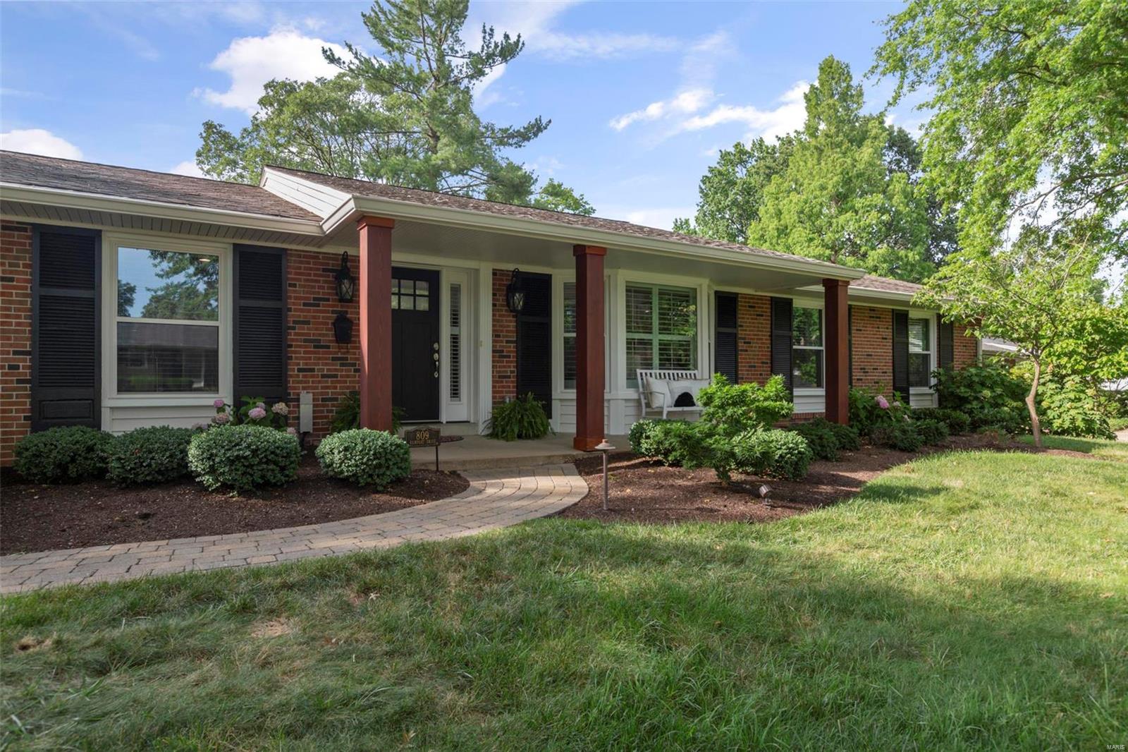 809 Rampart Drive St. Louis, MO 63122 - Photo 2 of 25 Gallery Image 2