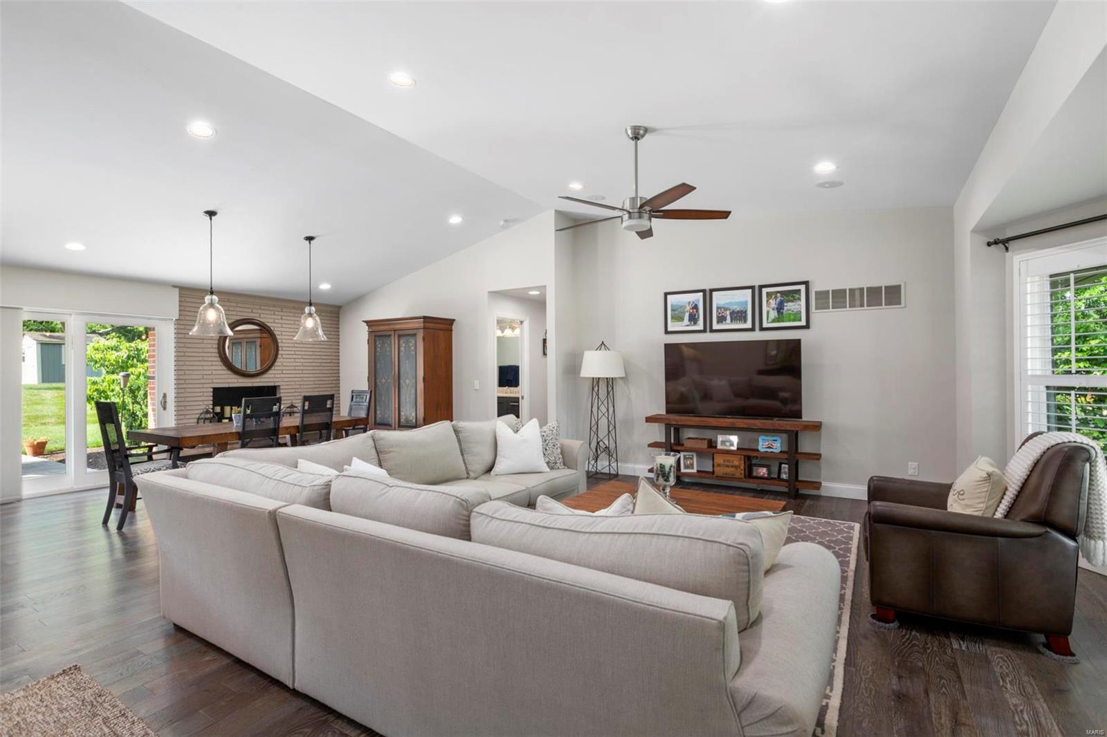809 Rampart Drive St. Louis, MO 63122 - Photo 8 of 25 Gallery Image 8