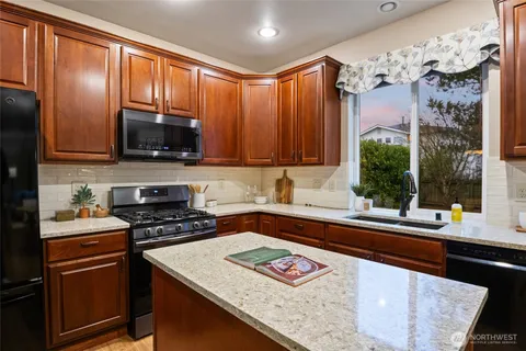 $699,500 | 14027 Southeast 281st Street, Kent, WA 98042