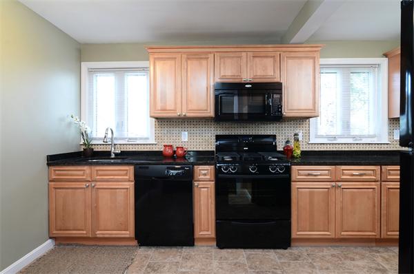 80 Willow Road Nahant, MA 01908 - Photo 8 of 25 Gallery Image 8
