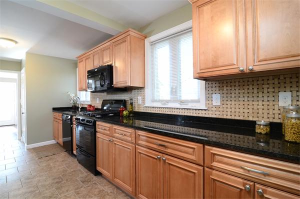 80 Willow Road Nahant, MA 01908 - Photo 9 of 25 Gallery Image 9