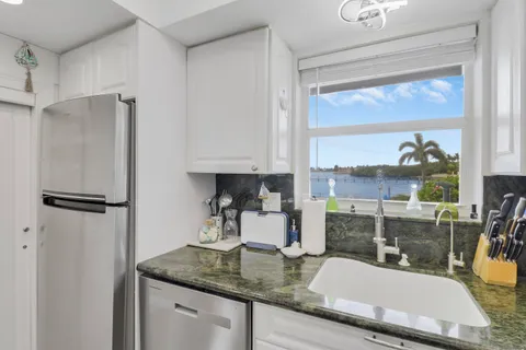 $299,000 | 1820 New Palm Way, Unit 202, Boynton Beach, FL 33435