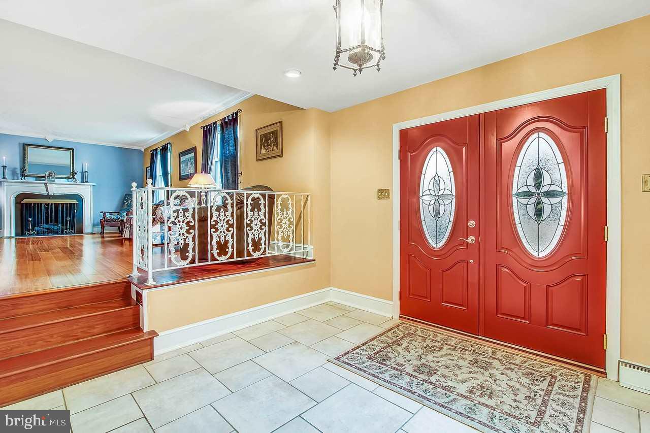2236 Old Colony Road York, PA 17402 - Photo 2 of 30 Gallery Image 2