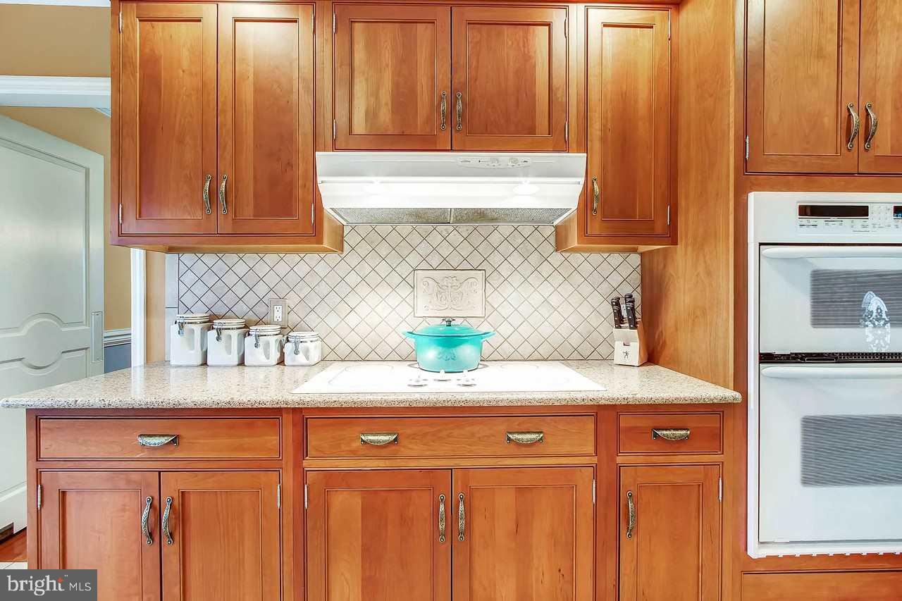 2236 Old Colony Road York, PA 17402 - Photo 9 of 30 Gallery Image 9