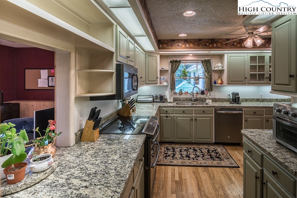 185 Grandview Heights Boone, NC 28607 - Photo 12 of 50 Gallery Image 12