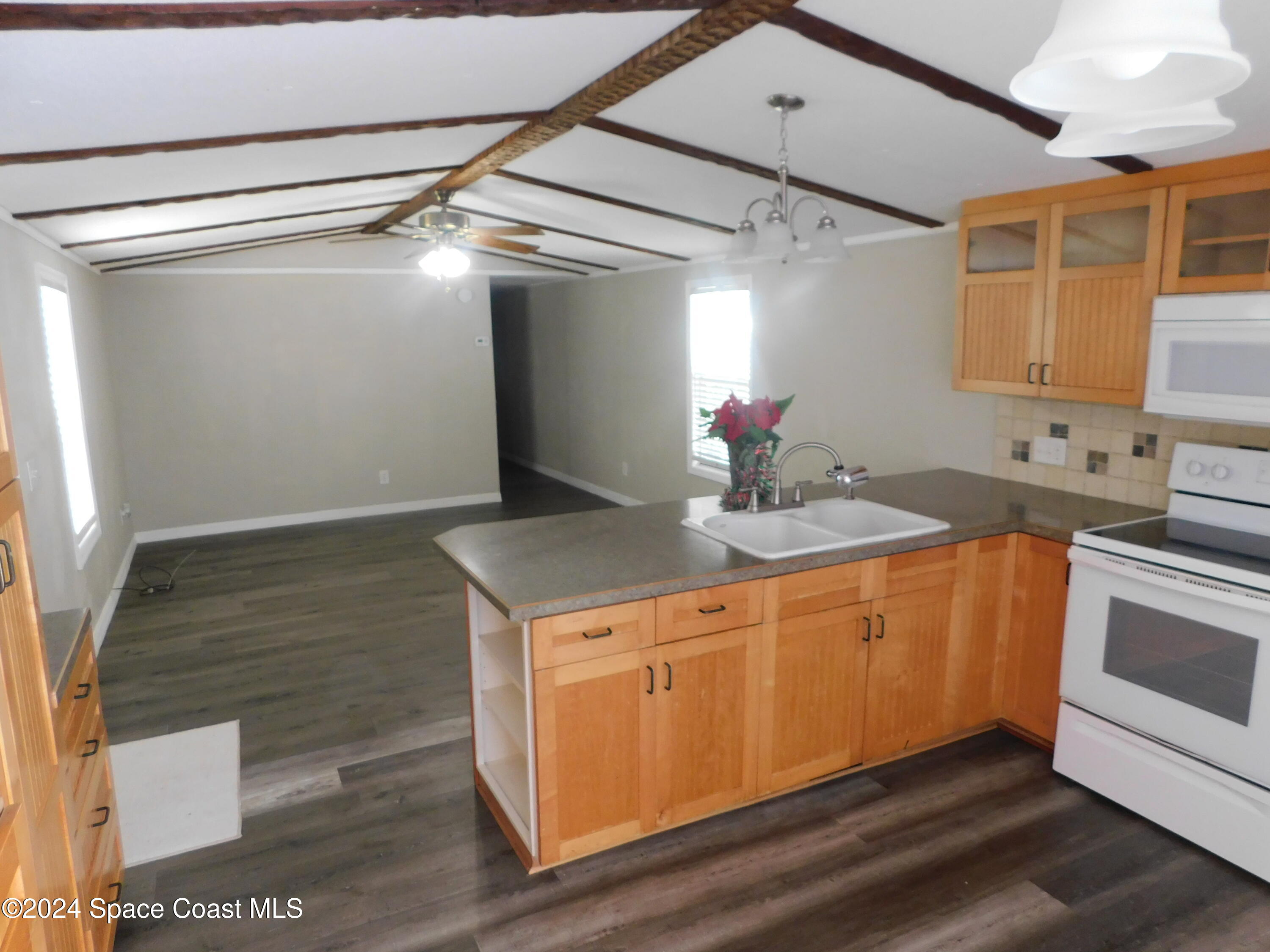 2535 Haverhill Road Northeast Palm Bay, FL 32905 - Photo 10 of 19 DSCN0760