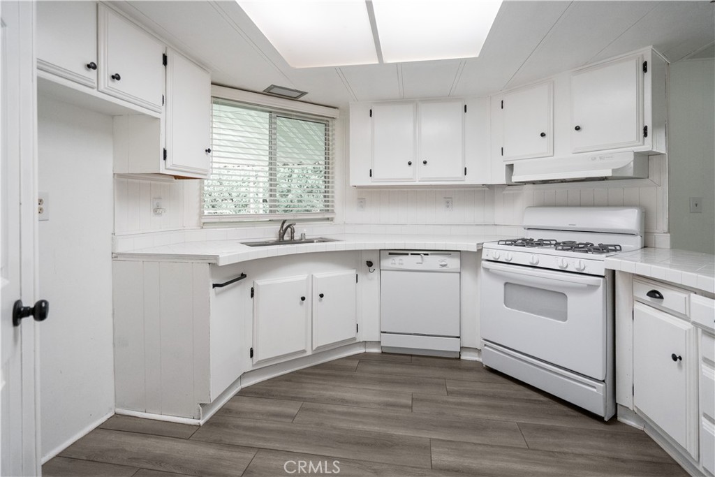 6480 Katherine, Unit 62 Simi Valley, CA 93063 - Photo 3 of 23