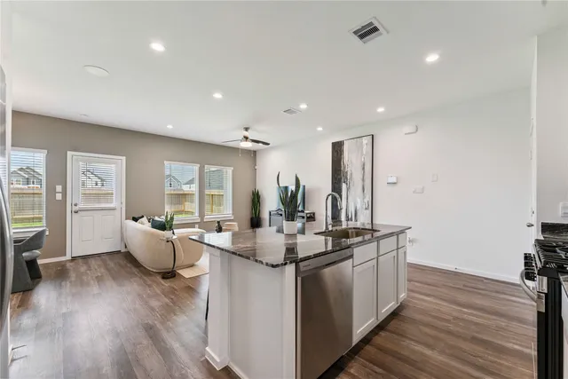 $269,990 | 4821 Peanut Butter And Jelly Drive, Houston, TX 77048