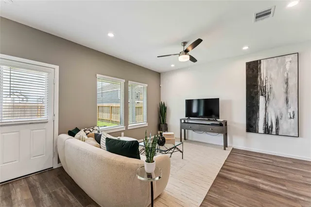 $269,990 | 4821 Peanut Butter And Jelly Drive, Houston, TX 77048