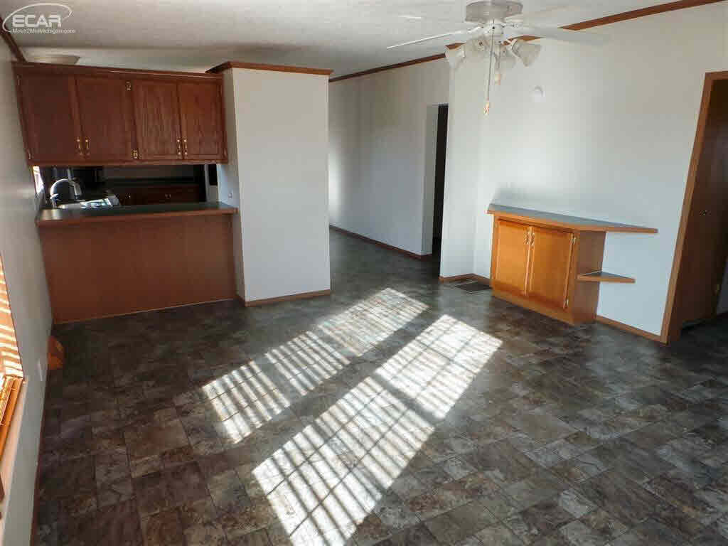 385 East Bennington Road Owosso, MI 48867 - Photo 9 of 16 21408827-8.JPG