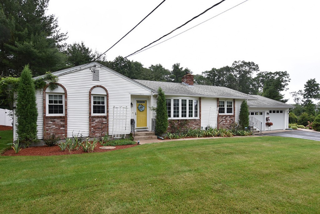 1035 Great Road Lincoln, RI 02865 - Photo 2 of 9