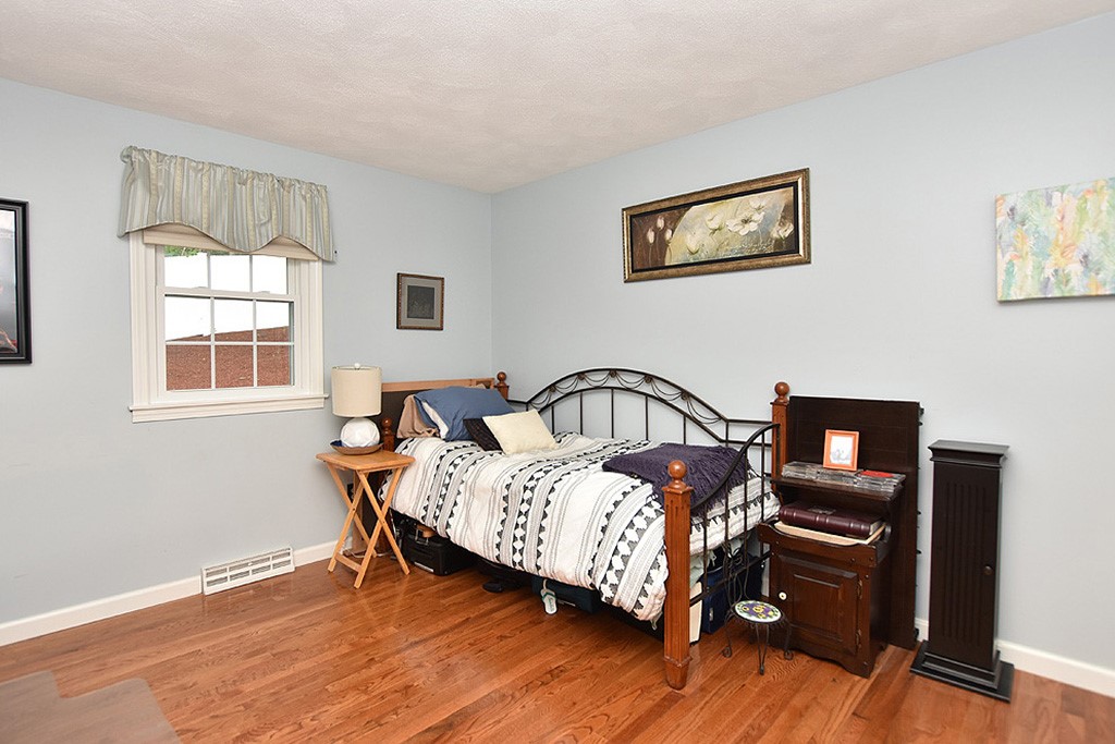 1035 Great Road Lincoln, RI 02865 - Photo 6 of 9