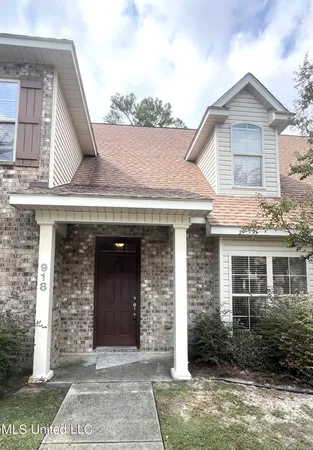 $1,375 | 918 Jefferson Drive, Gulfport, MS 39507