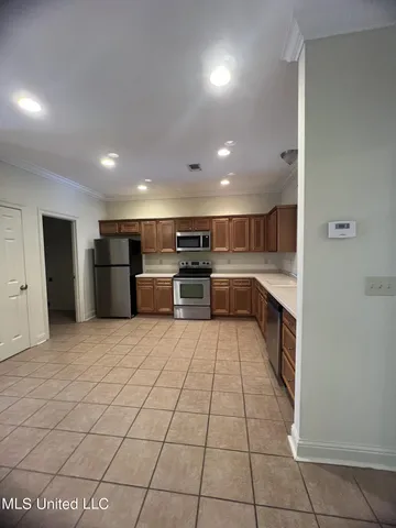 $1,375 | 918 Jefferson Drive, Gulfport, MS 39507