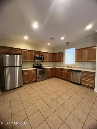 $1,375 | 918 Jefferson Drive, Gulfport, MS 39507