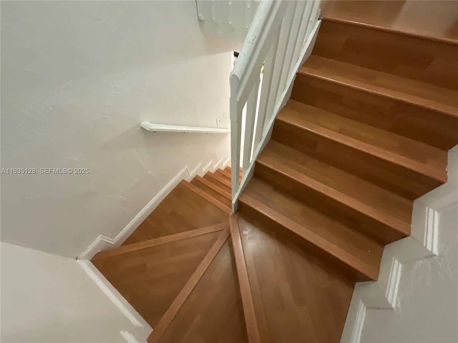 895 West 79th Place Hialeah, FL 33014 - Photo 12 of 38