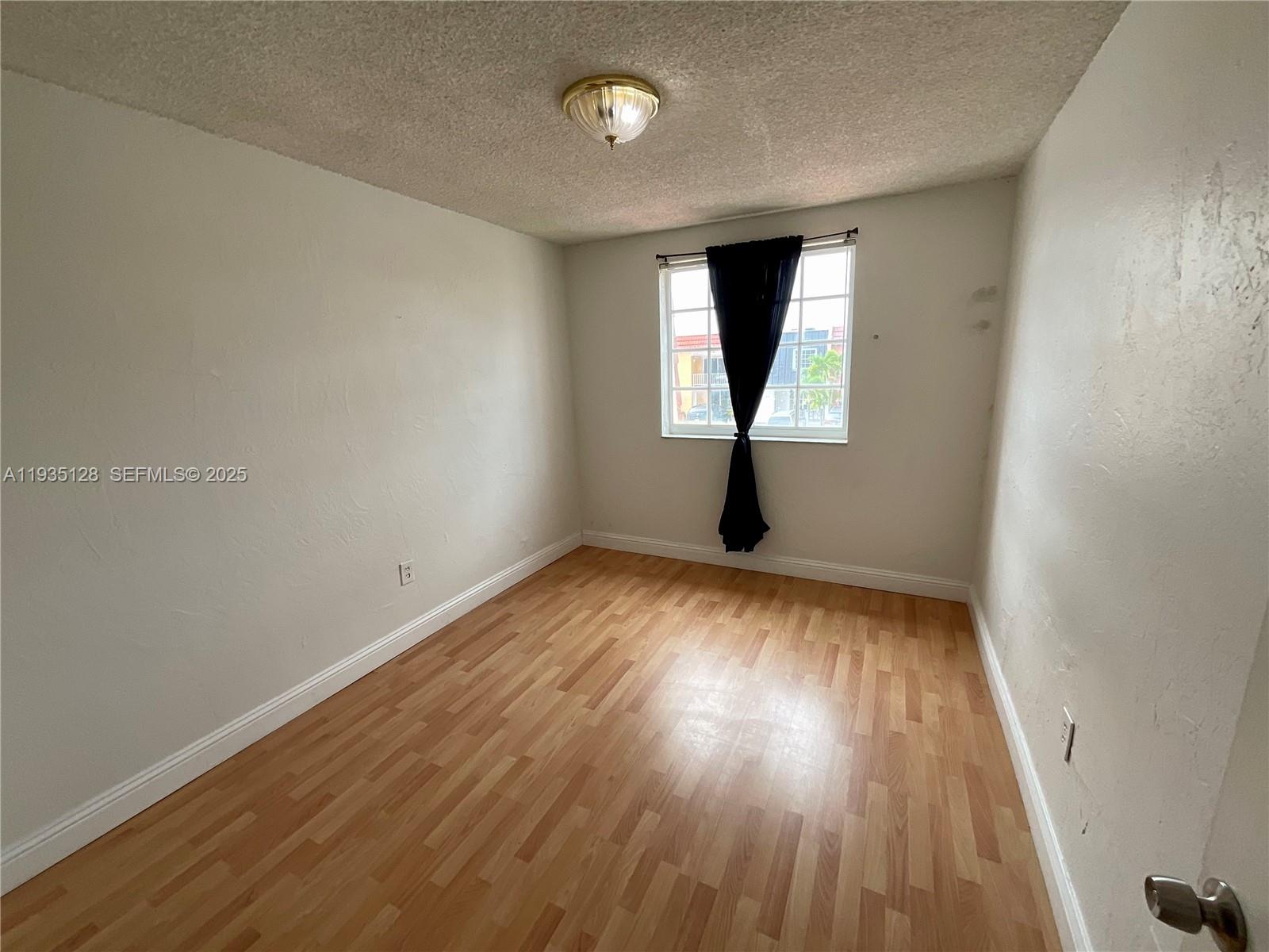 895 West 79th Place Hialeah, FL 33014 - Photo 17 of 38