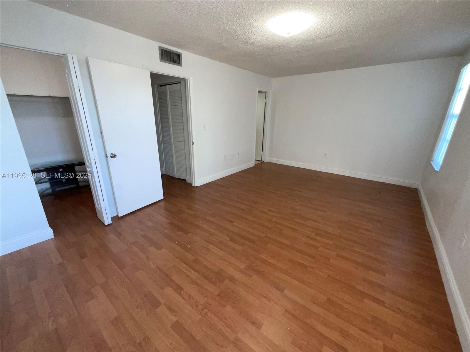 895 West 79th Place Hialeah, FL 33014 - Photo 20 of 38