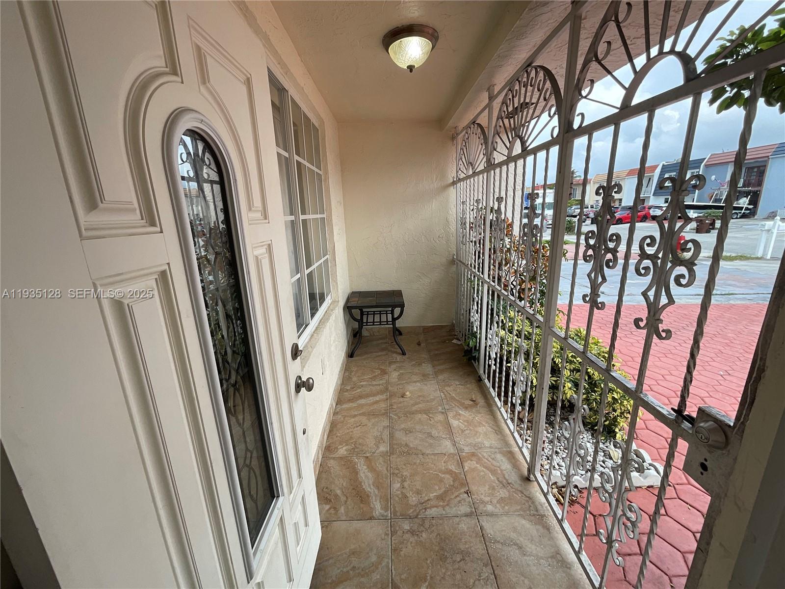 895 West 79th Place Hialeah, FL 33014 - Photo 2 of 38