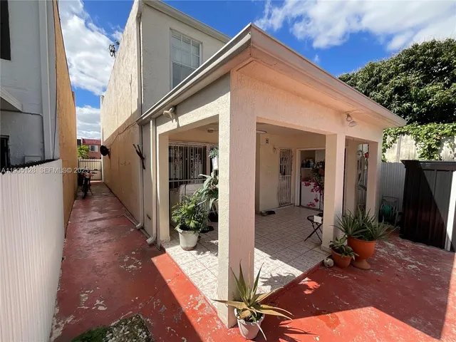 $3,250 | 895 West 79th Place, Hialeah, FL 33014