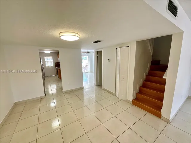 $3,250 | 895 West 79th Place, Hialeah, FL 33014