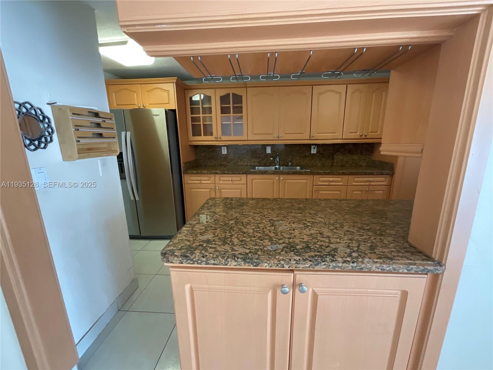 895 West 79th Place Hialeah, FL 33014 - Photo 8 of 38