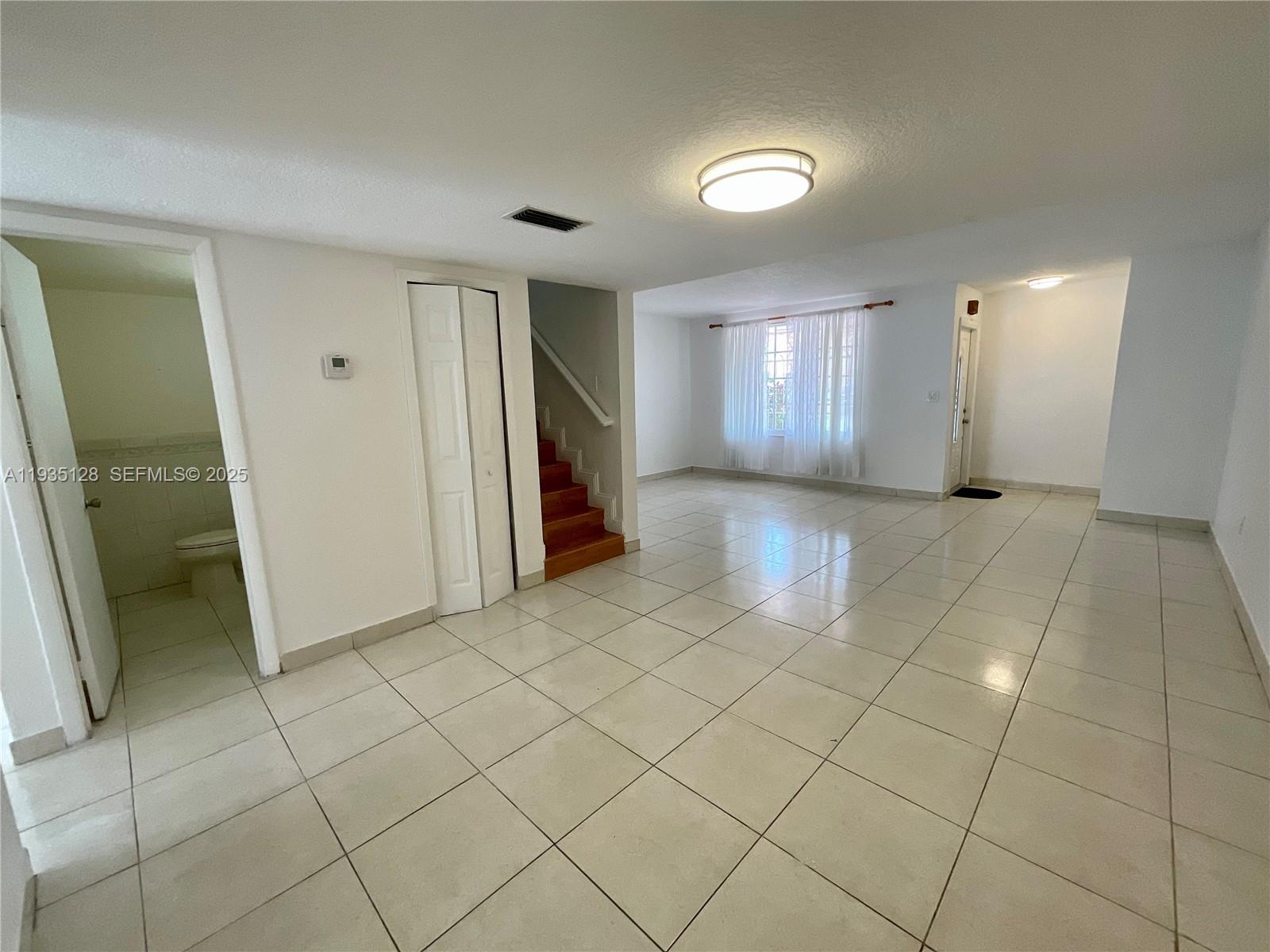 895 West 79th Place Hialeah, FL 33014 - Photo 10 of 38
