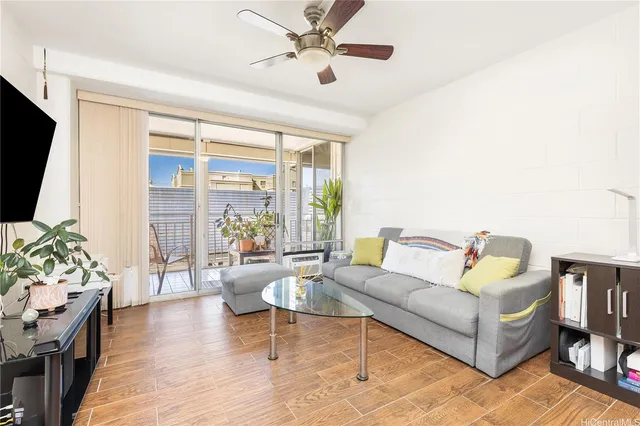 $340,000 | 1415 Victoria Street, Unit 211, Honolulu, HI 96822
